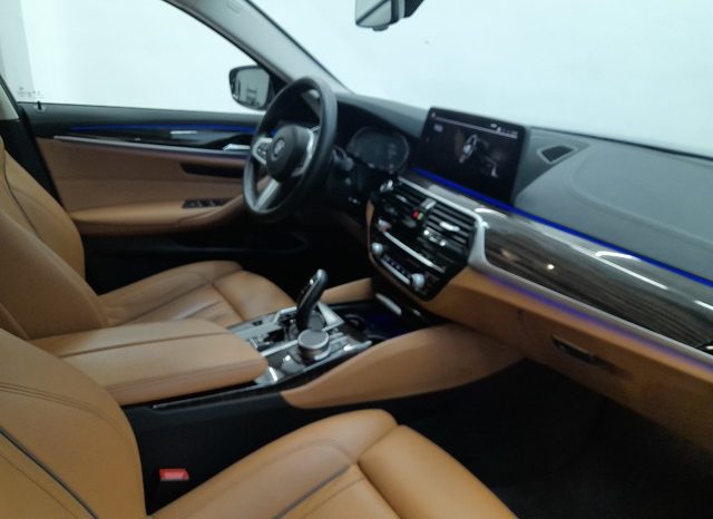 
								BMW Serie 5 520d lleno									