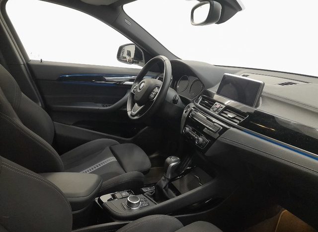 
								BMW X2 xDrive25e lleno									