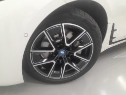
										BMW i4 eDrive35 lleno									
