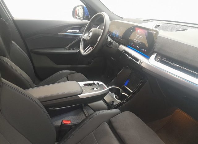 
								BMW iX2 xDrive30 lleno									