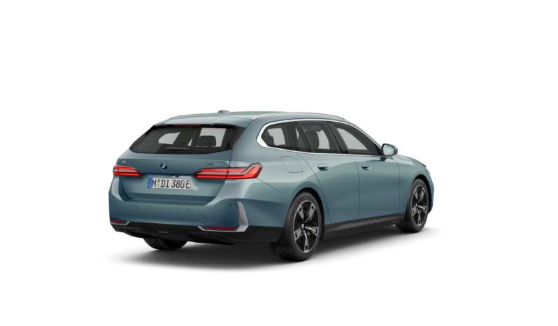 
								BMW i5 Touring lleno									